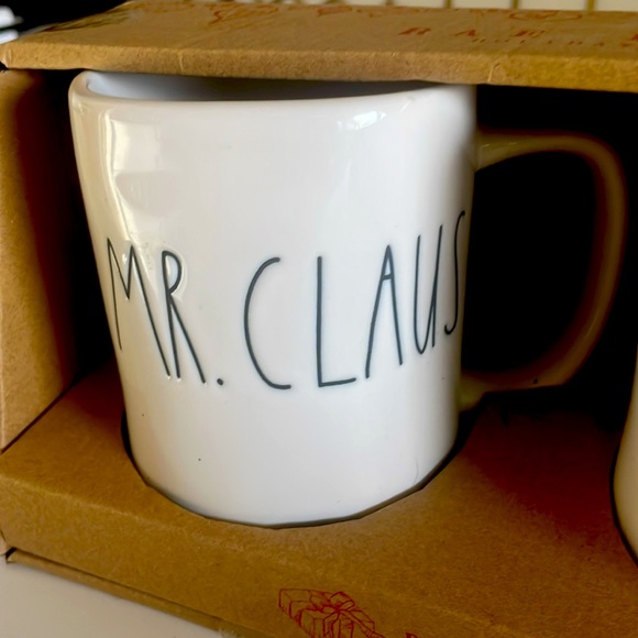 Rae Dunn Mr. & Mrs Claus - Picture 5 of 8